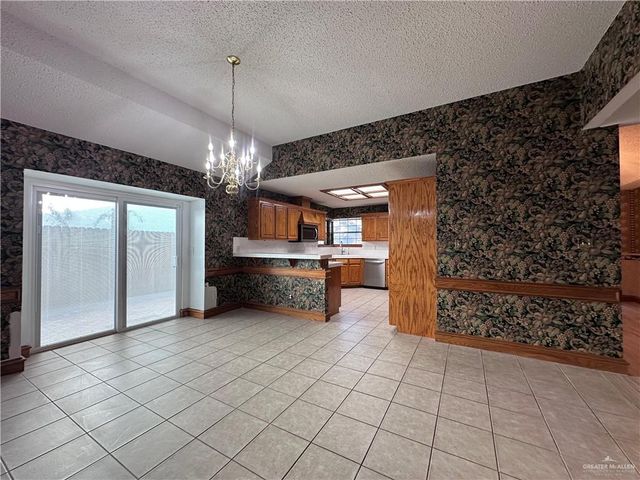 116 E Warbler Avenue, Mcallen, TX 78504