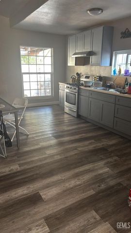 2804 Q Street, Bakersfield, CA 93301