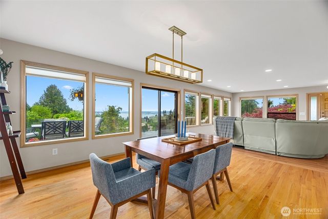 5128 Seaview Way, Everett, WA 98203