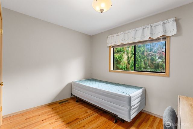 5128 Seaview Way, Everett, WA 98203