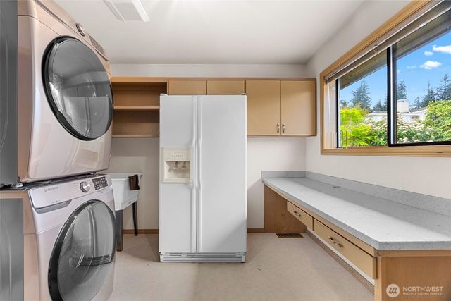 5128 Seaview Way, Everett, WA 98203