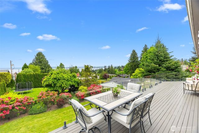 5128 Seaview Way, Everett, WA 98203