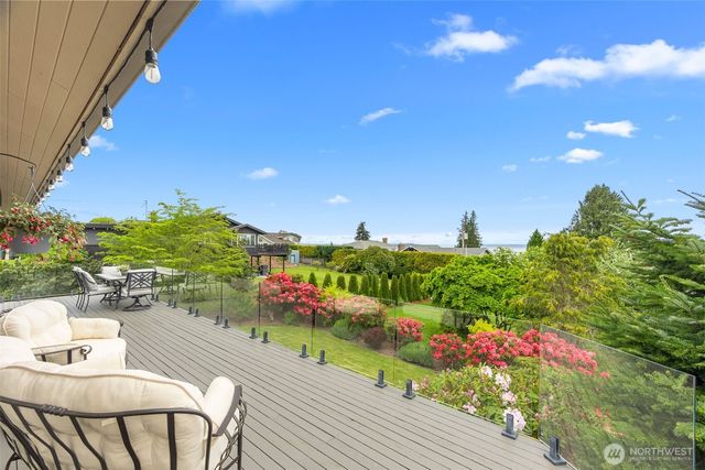 5128 Seaview Way, Everett, WA 98203