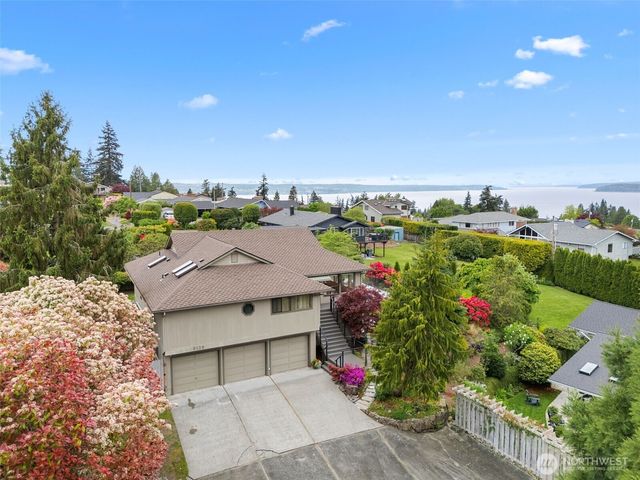 5128 Seaview Way, Everett, WA 98203
