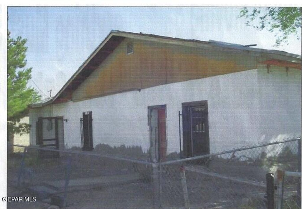 15221 Los Angeles Street, Clint, TX 79836