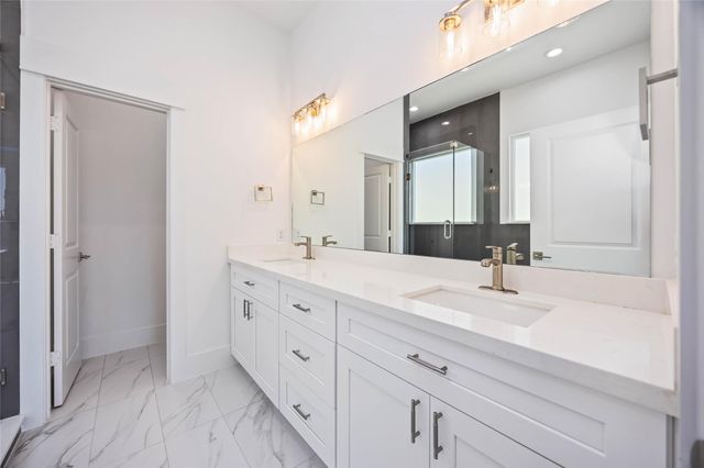 1941 Knoll Square Drive, Houston, TX 77080