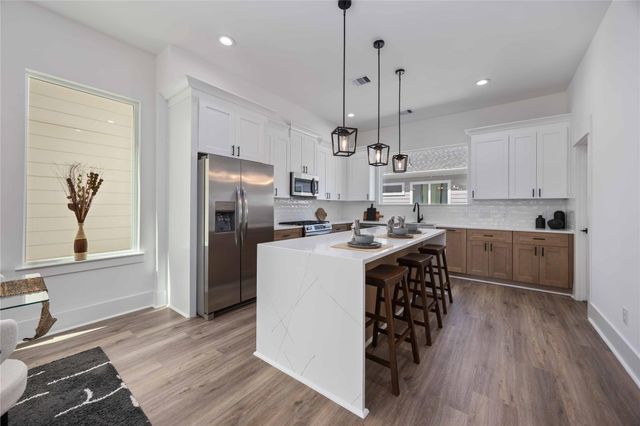 1941 Knoll Square Drive, Houston, TX 77080