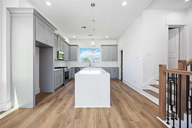 1941 Knoll Square Drive, Houston, TX 77080