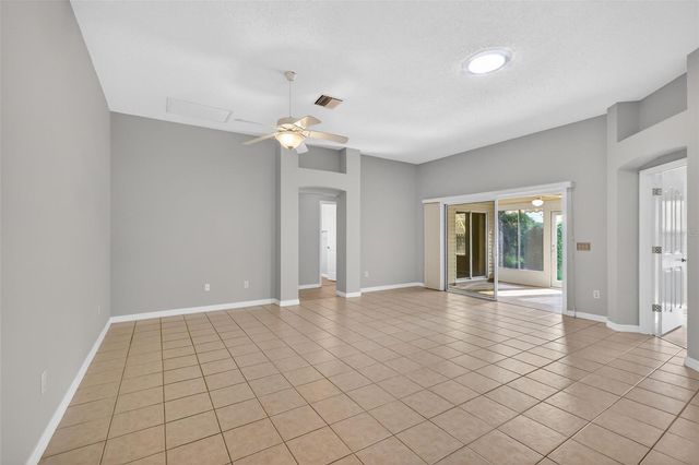 2450 MERIDA CIRCLE, The Villages, FL 32162