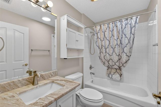 2450 MERIDA CIRCLE, The Villages, FL 32162