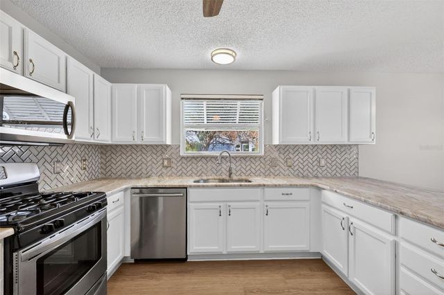 2450 MERIDA CIRCLE, The Villages, FL 32162