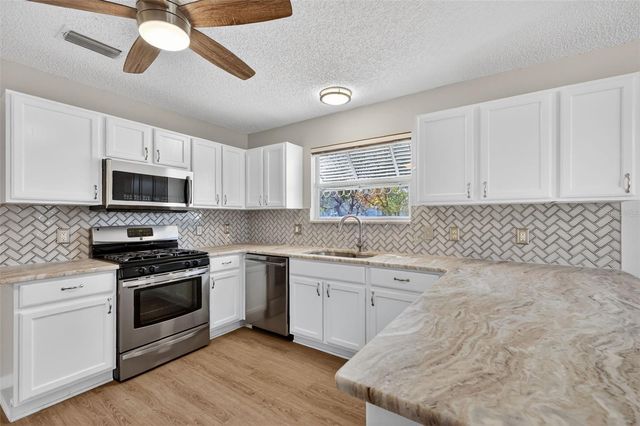 2450 MERIDA CIRCLE, The Villages, FL 32162