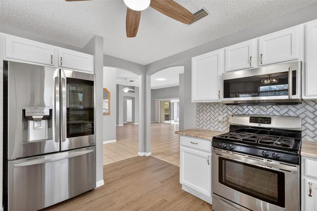 2450 MERIDA CIRCLE, The Villages, FL 32162