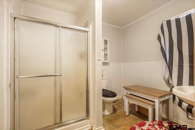 204 W Tarbutton Street, Troup, TX 75789