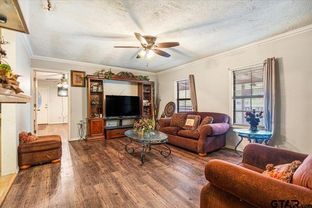 204 W Tarbutton Street, Troup, TX 75789