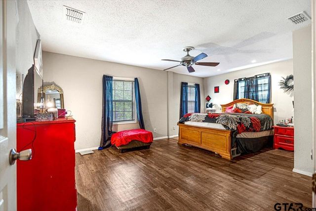 204 W Tarbutton Street, Troup, TX 75789