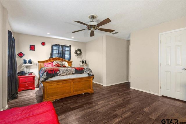 204 W Tarbutton Street, Troup, TX 75789