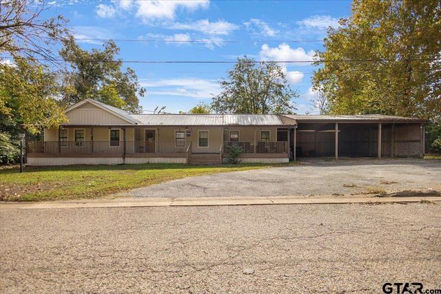 204 W Tarbutton Street, Troup, TX 75789