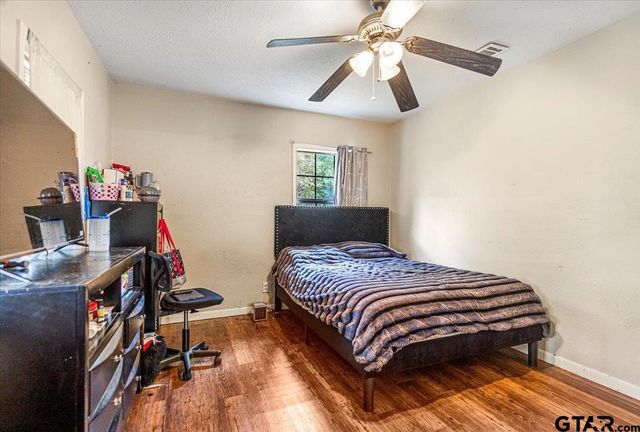 204 W Tarbutton Street, Troup, TX 75789