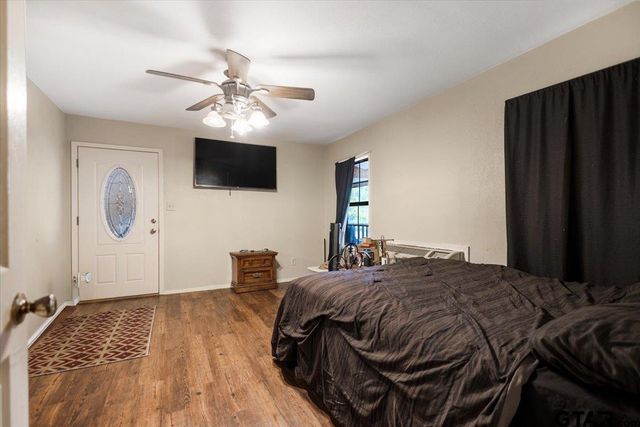 204 W Tarbutton Street, Troup, TX 75789