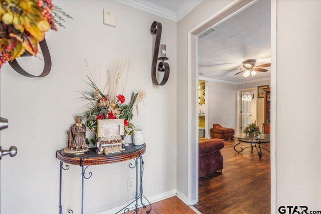 204 W Tarbutton Street, Troup, TX 75789