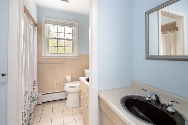 10 Knollwood Dr, Mattapoisett, MA 02739