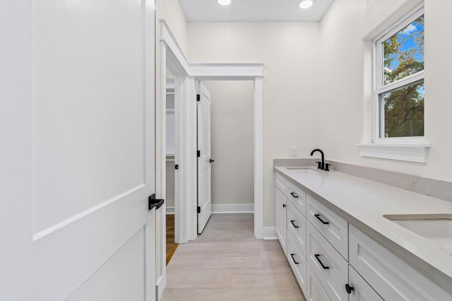 260 Wildwood Drive, Onalaska, TX 77360