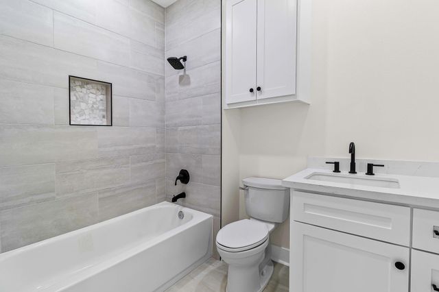 260 Wildwood Drive, Onalaska, TX 77360