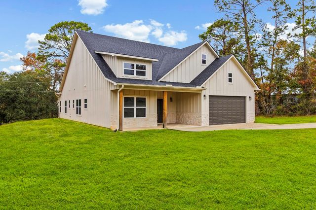 260 Wildwood Drive, Onalaska, TX 77360