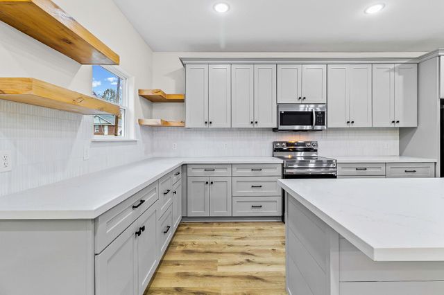 260 Wildwood Drive, Onalaska, TX 77360