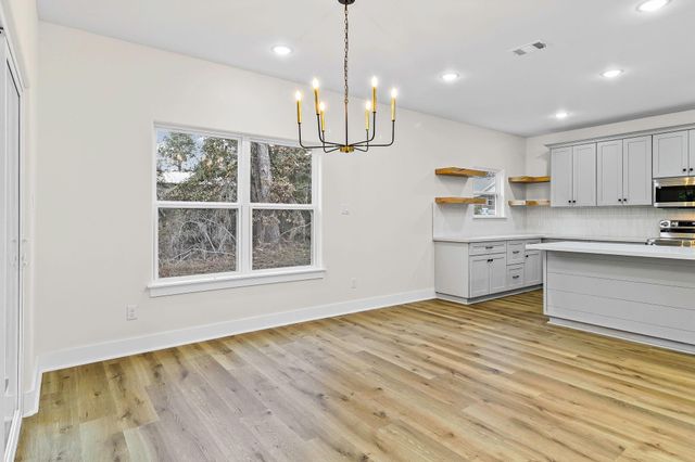 260 Wildwood Drive, Onalaska, TX 77360