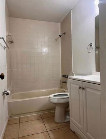 819 NE 214th Lane 1, Miami, FL 33179