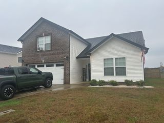 513 Burgess Ct, Clarksville, TN 37042