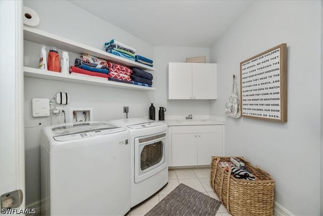 700 Bentwater CIR 104, Naples, FL 34108