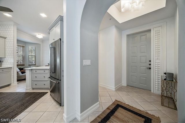 700 Bentwater CIR 104, Naples, FL 34108