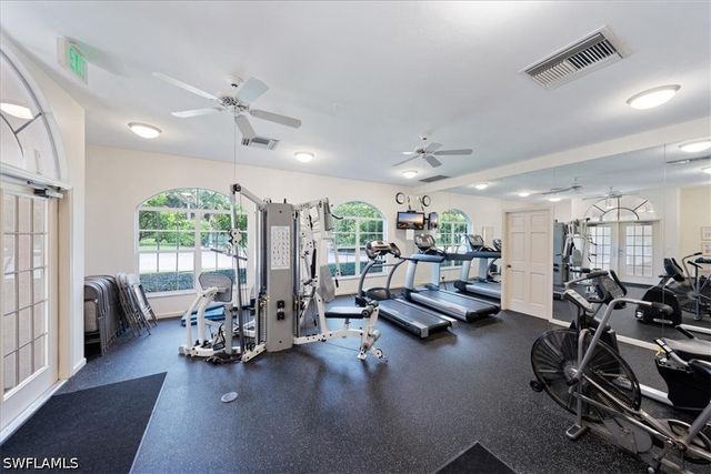 700 Bentwater CIR 104, Naples, FL 34108
