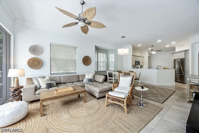 700 Bentwater CIR 104, Naples, FL 34108