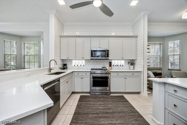 700 Bentwater CIR 104, Naples, FL 34108