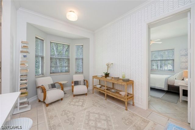 700 Bentwater CIR 104, Naples, FL 34108