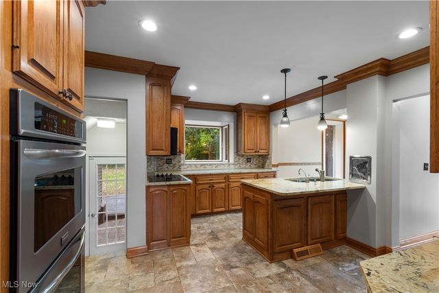 4698 Manchester Road, New Franklin, OH 44319