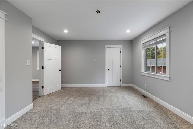 4698 Manchester Road, New Franklin, OH 44319