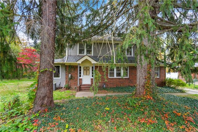 4698 Manchester Road, New Franklin, OH 44319