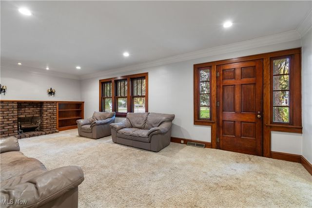 4698 Manchester Road, New Franklin, OH 44319