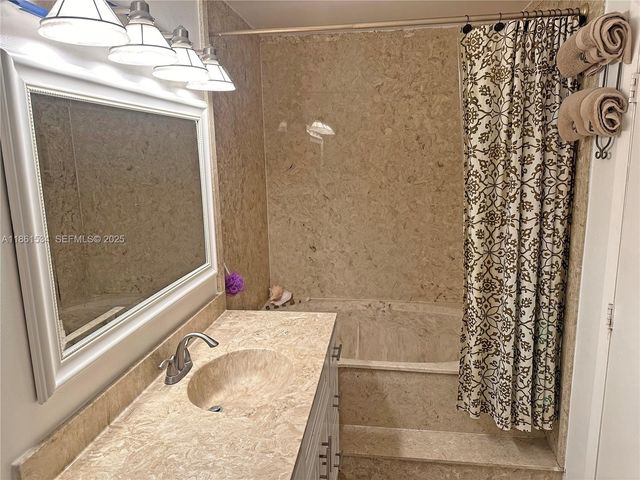 22 Crossings Circle E E, Boynton Beach, FL 33435