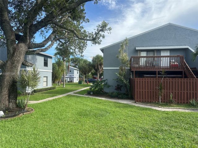 22 Crossings Circle E E, Boynton Beach, FL 33435