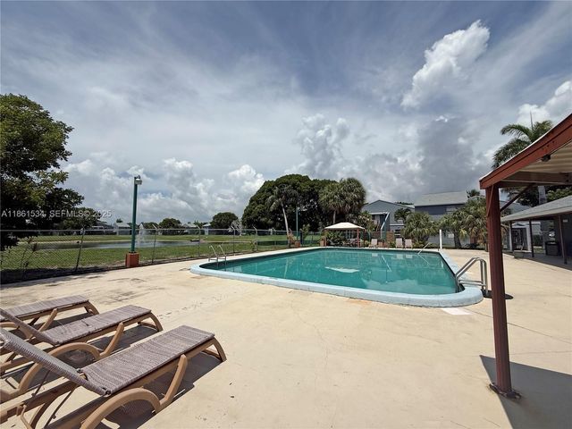 22 Crossings Circle E E, Boynton Beach, FL 33435