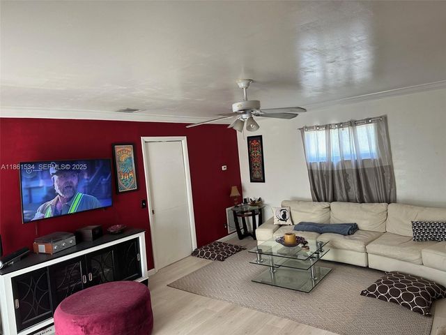 22 Crossings Circle E E, Boynton Beach, FL 33435