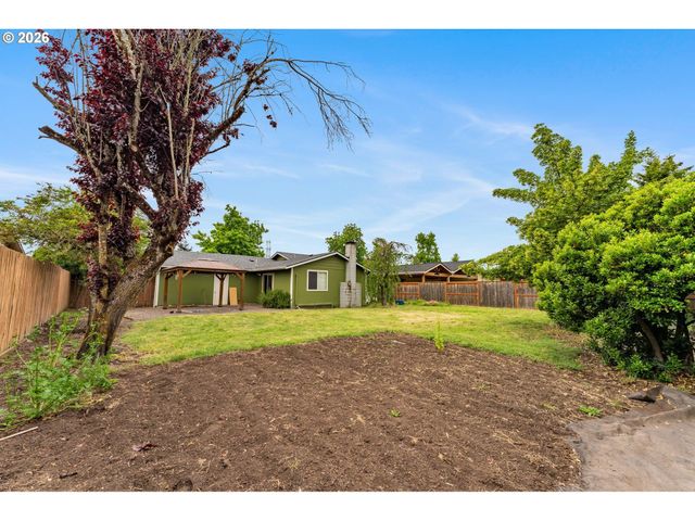 1735 RAINBOW Dr, Springfield, OR 97477