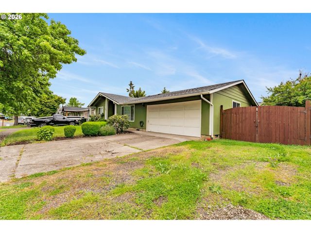 1735 RAINBOW Dr, Springfield, OR 97477