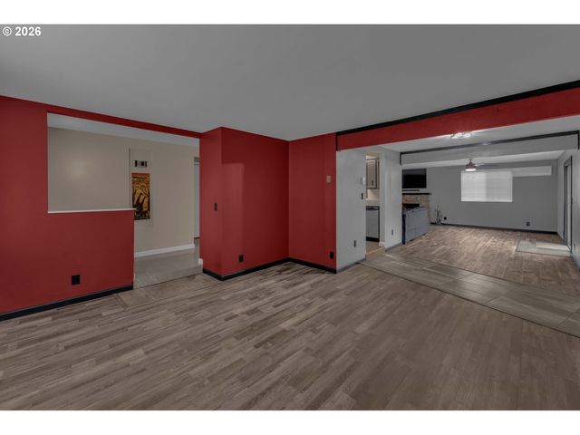 1735 RAINBOW Dr, Springfield, OR 97477